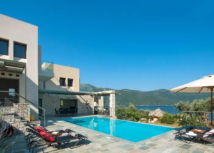 Mimosa Lefkada City