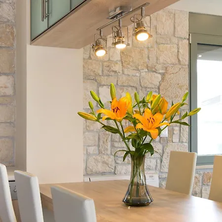 Mimosa Villa